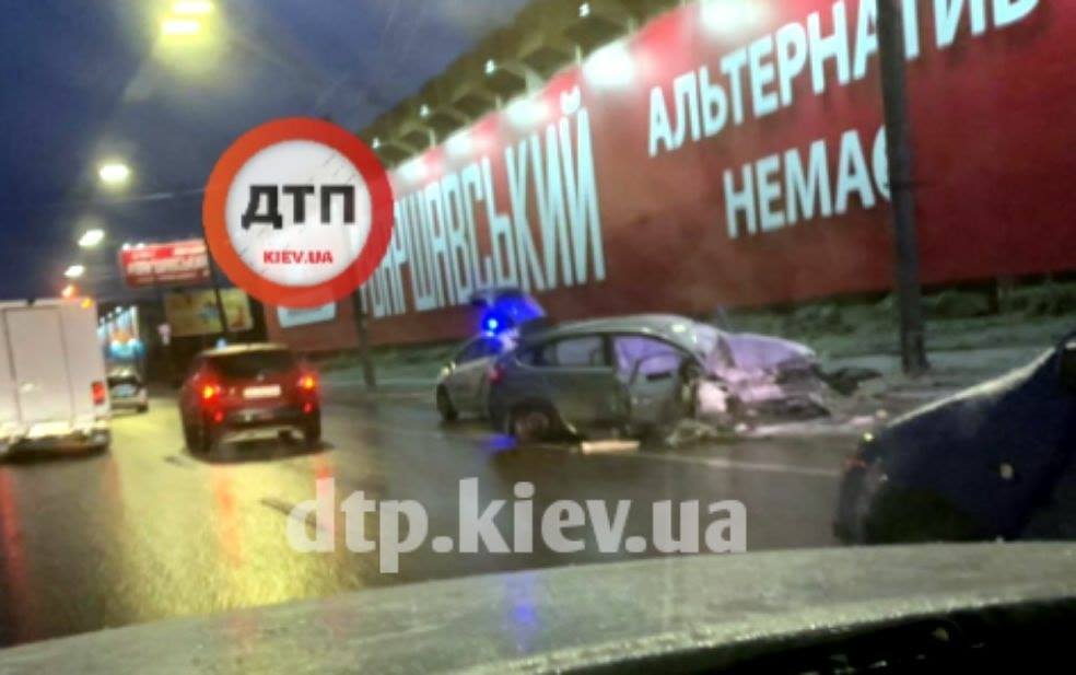 В Киеве произошло ДТП из-за непогоды, есть жертва
