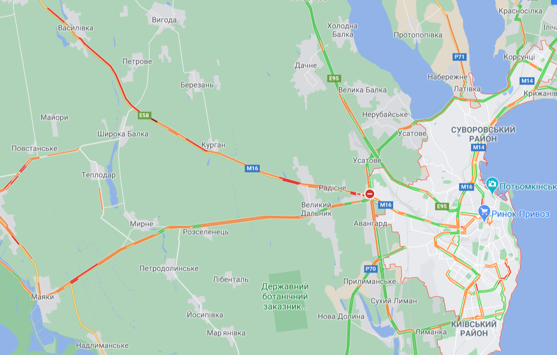 Транспортный коллапс в Украине: на дорогах снежные заносы и пробки