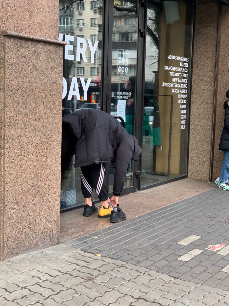 Карантин выходного дня: что происходит в городах Украины (онлайн)