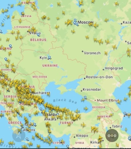 Новий графік поїздів та відсутність рейсів. Що відбувається з транспортом в Україні: головне