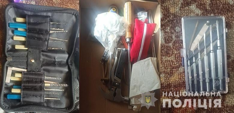 В Киеве задержали двух мародеров: обокрали квартиры горожан, которые уехали из-за войны